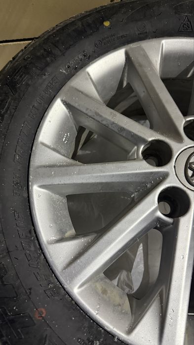 Камри диски с резиной R16 оригинал