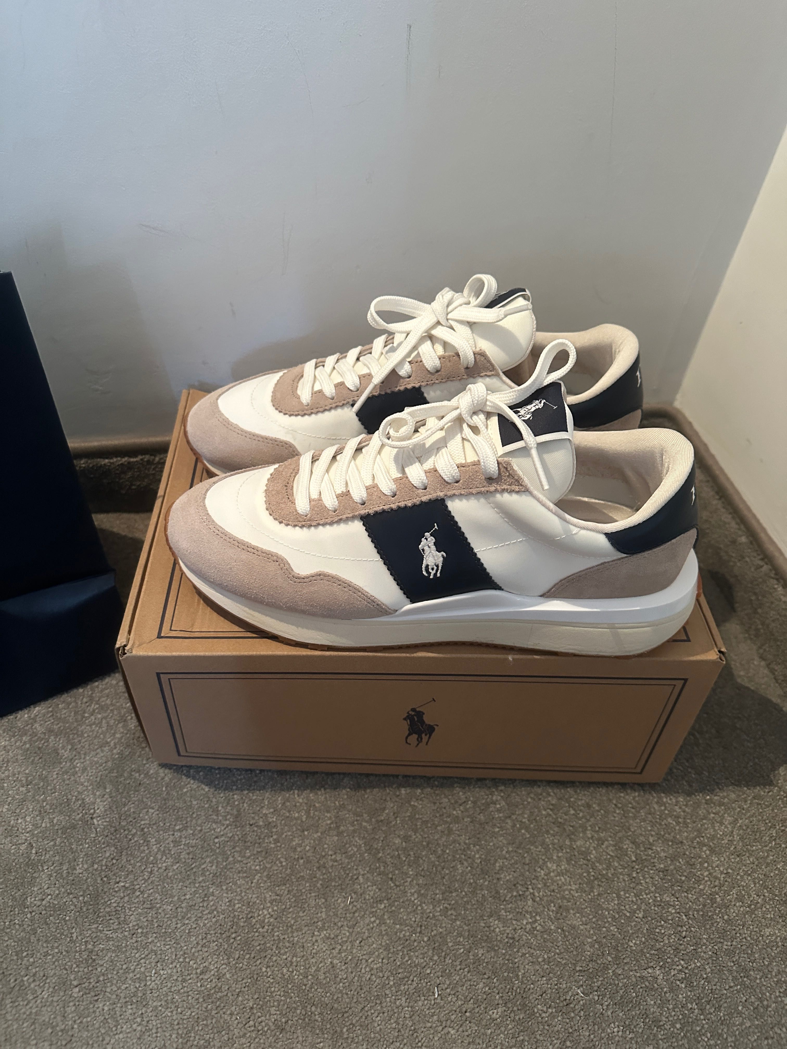 Продавам Обувки оригинални, чисто нови на Polo Ralph Lauren 41 номер.