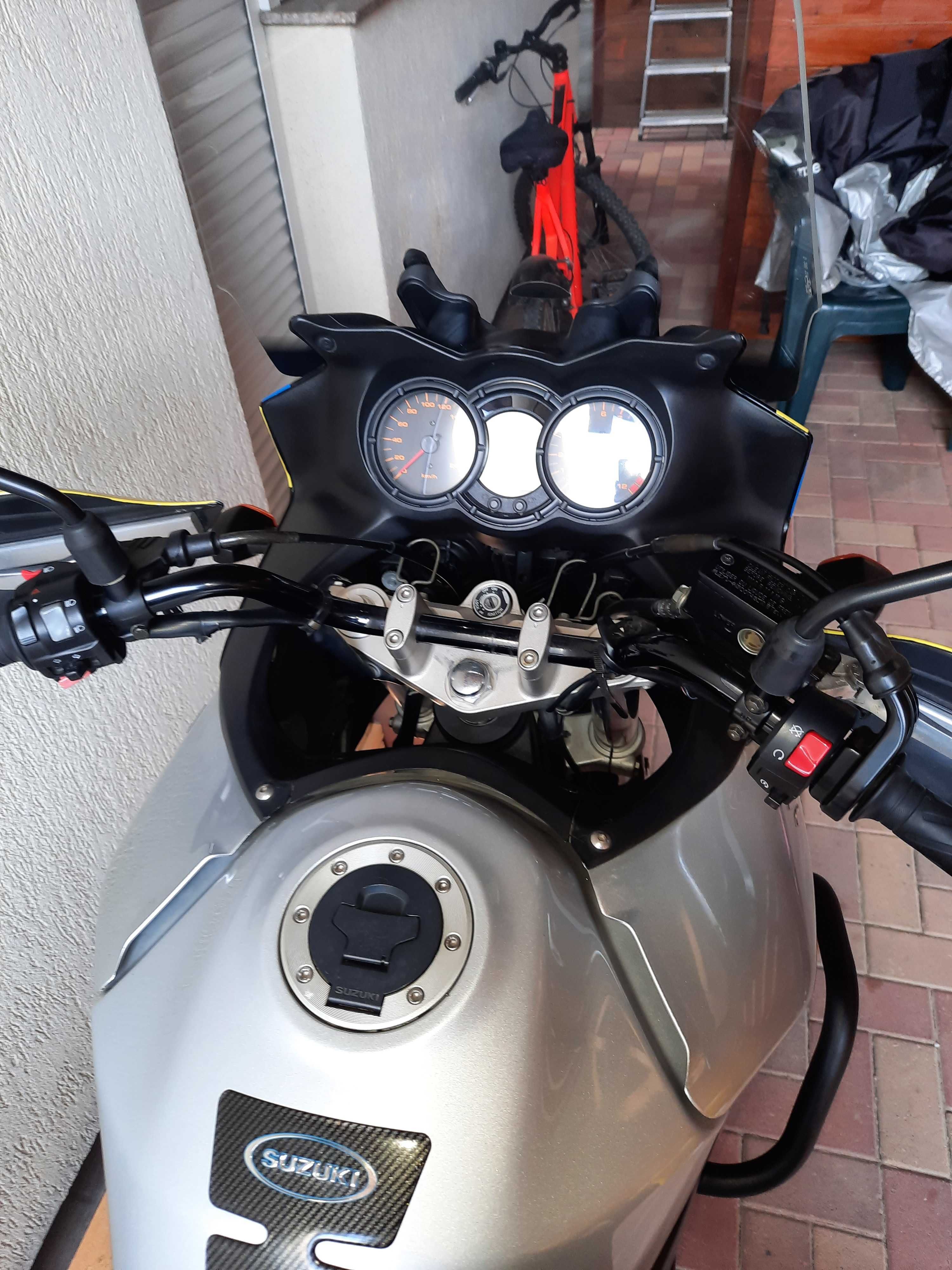 Suzuki v strom 650