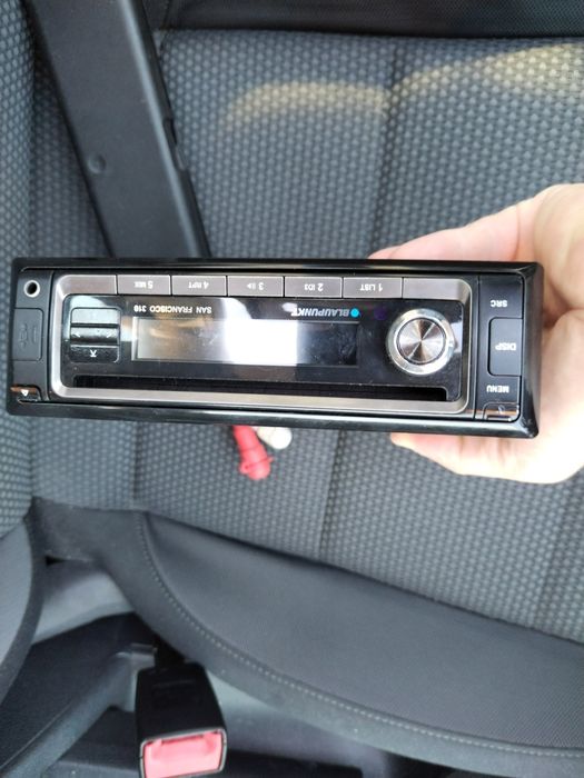 Casetofon Blaupunkt cu fata detasabila