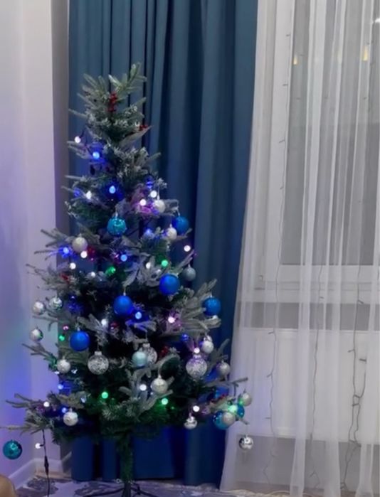 Продам елку с игрушками