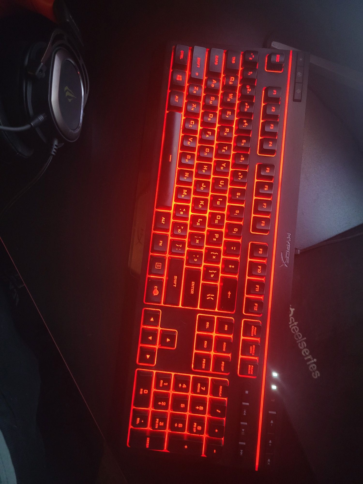 Клавиатура HyperX aloy core rgb