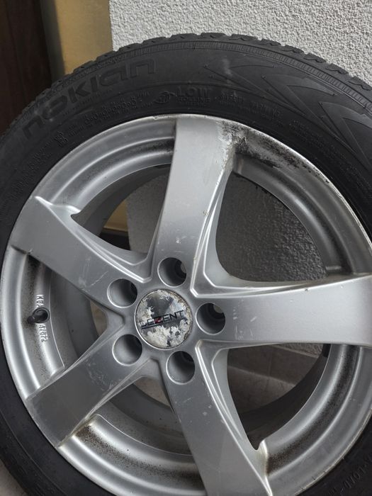 Cauciucuri de jarna cu jenti de aluminiu, 185/60 R15 Skoda Rapid