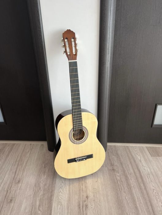 Vând chitară clasică nouă