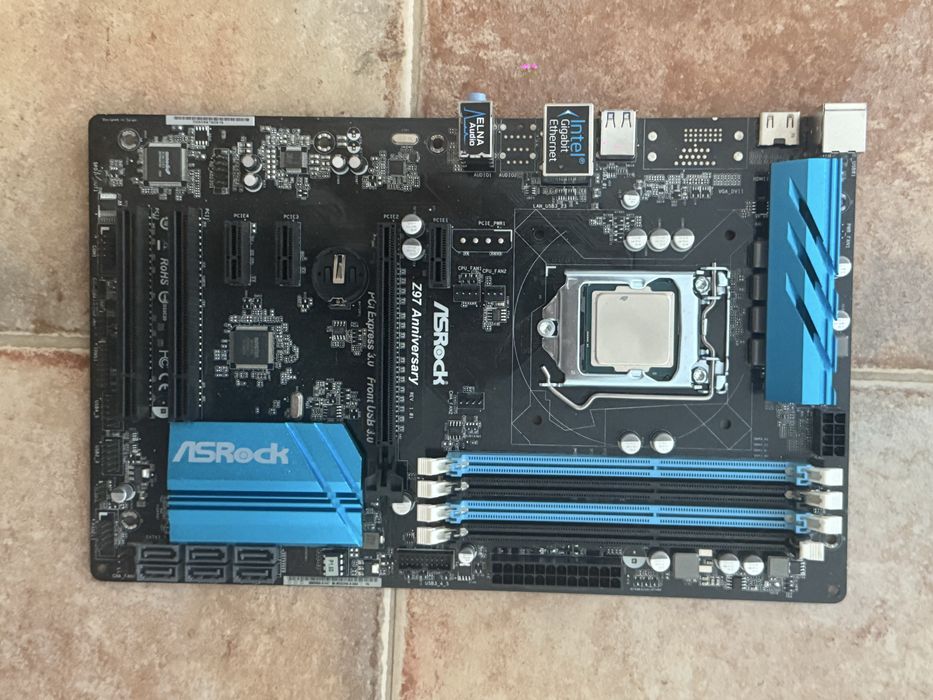 Placi de baza - Amd, intel 4 buc cititi descrierea