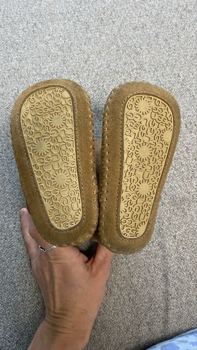 Бебешки апрески UGG