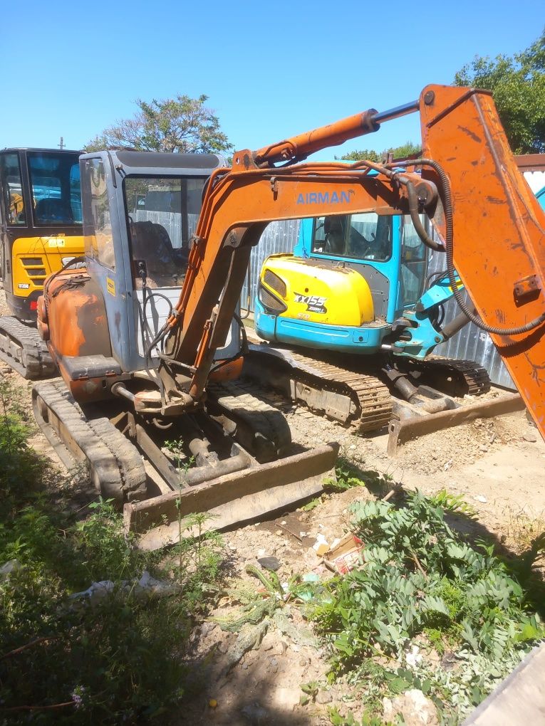 Vând Miniexcavator Airman AX30