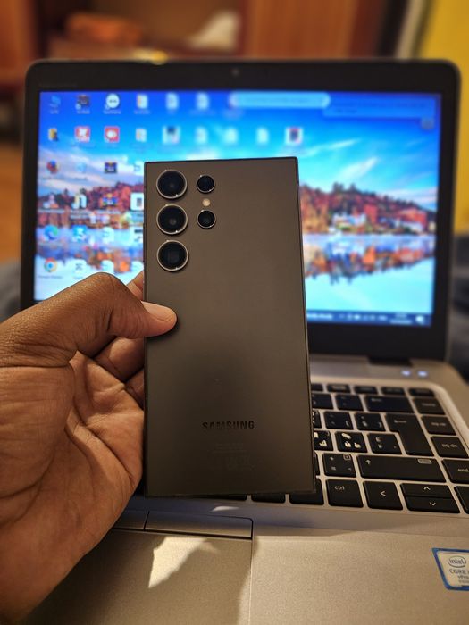 Samsung S24 Ultra 512GB în stare excelentă + cutie și cablu original