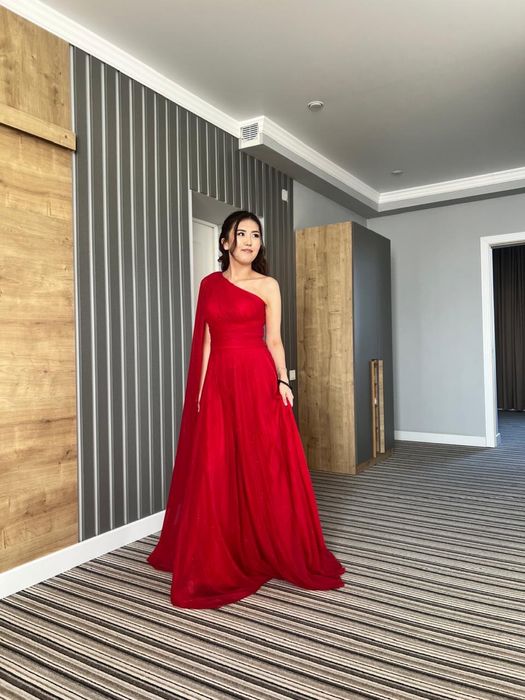 Продам вечернее красное платье