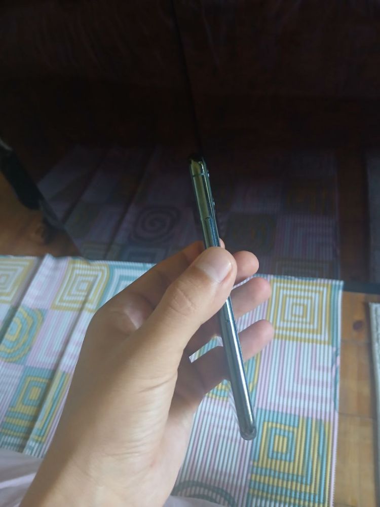Iphone 11 pro 83 emkost face id ishlidi turt on