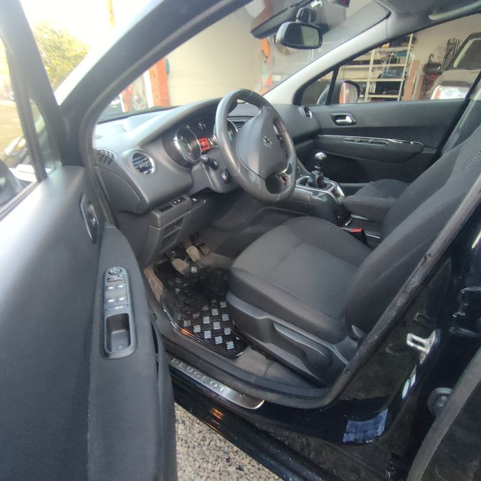PEUGEOT 5008 7 LOCURI 2014 diesel perfecta stare ieftin URGENT