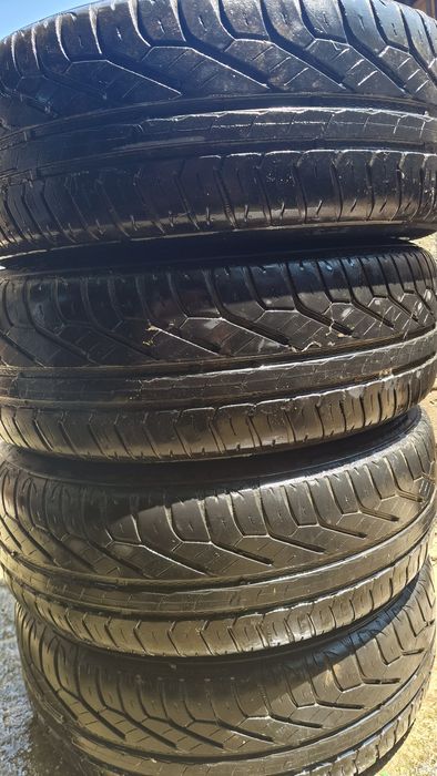 Vând roti vw polo R15 cu capace originale