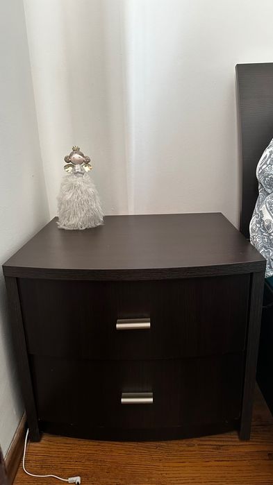 Спален комплект от 4 части ,легло,гардероб,скрин,нощно шкафче