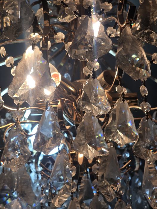 Продается люстра