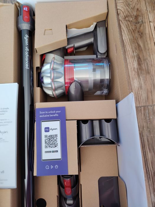 Ново!! Прахосмукачка Dyson v8 advanced