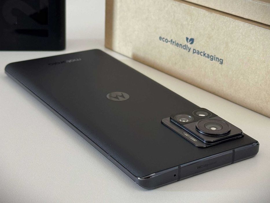 Бартер!Като НОВ! Motorola Edge 30 Ultra 256/12GB Black (Черен)