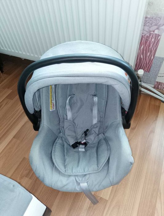 Бебешко кошче за кола