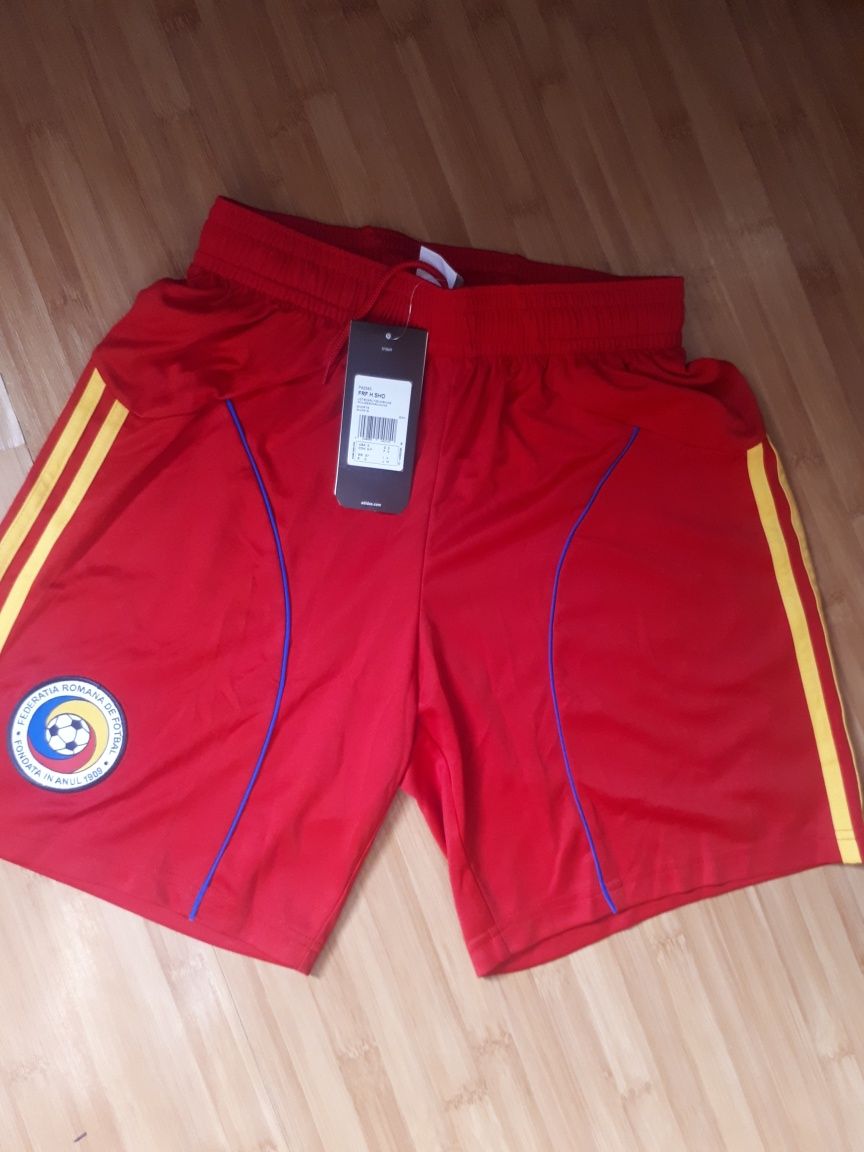 Pantaloni scurți Adidas.Nike