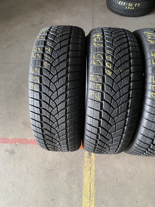 Anvelope iarna 235/55/19 Goodyear Ultra Grip Performance 235 55 19 R19