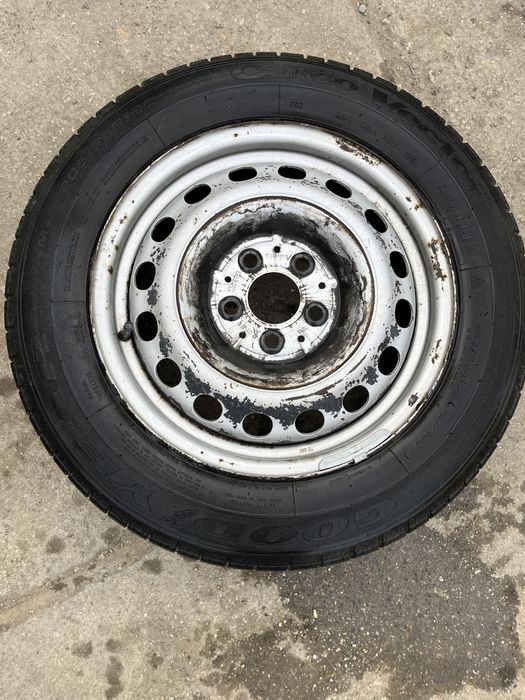 Roți de iarna mercedes vito 205/65 R16 c