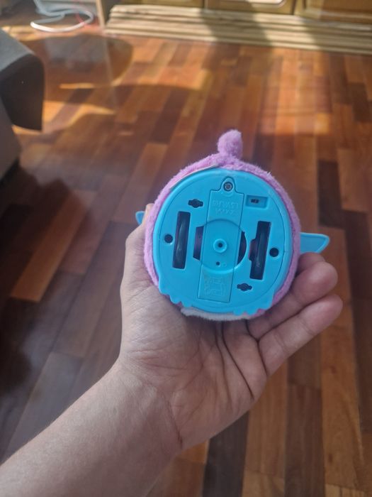 Dau pa schimb acest hacthimal pe un furby