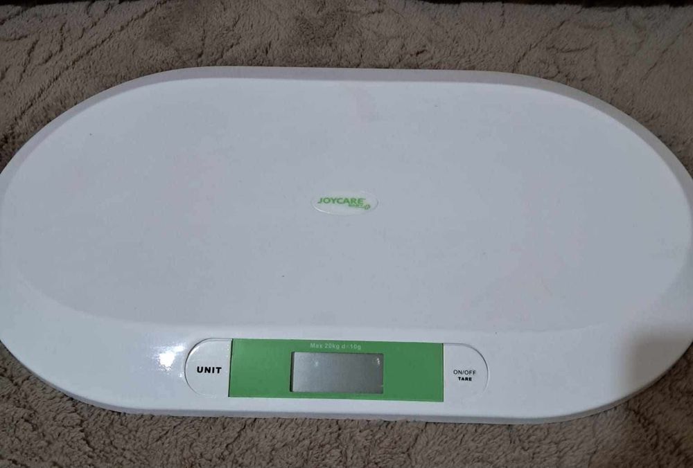 Vând cantar de baie pentru bebelusi .