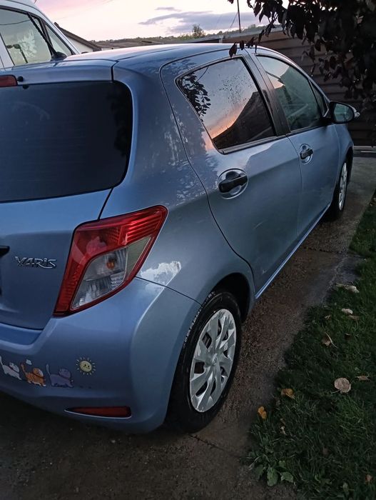 Toyota Yaris Toyota Yaris 2014  Motor 1,33 benzina 99cp Aer condiționat  Geamuri el
