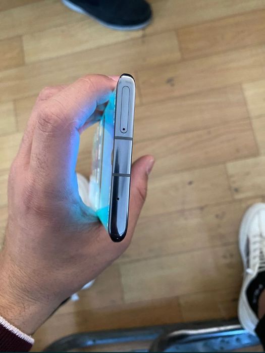 Lg Velvet 5g sotiladi holati yaxshi pamiti 128 talik