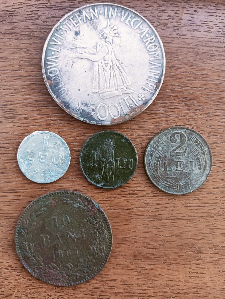 Monezi vechi  pentru cei interesați