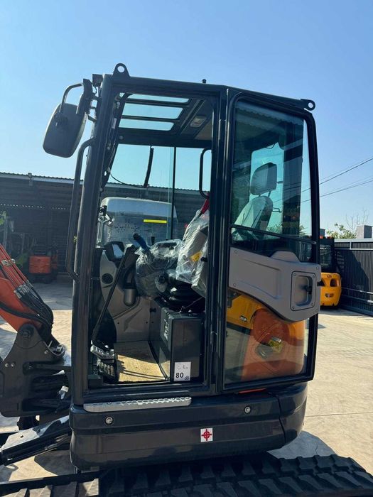 Mini excavator Sunward 3,8t NOU Premium Motor KUBOTA GARANTIE 3 ANI