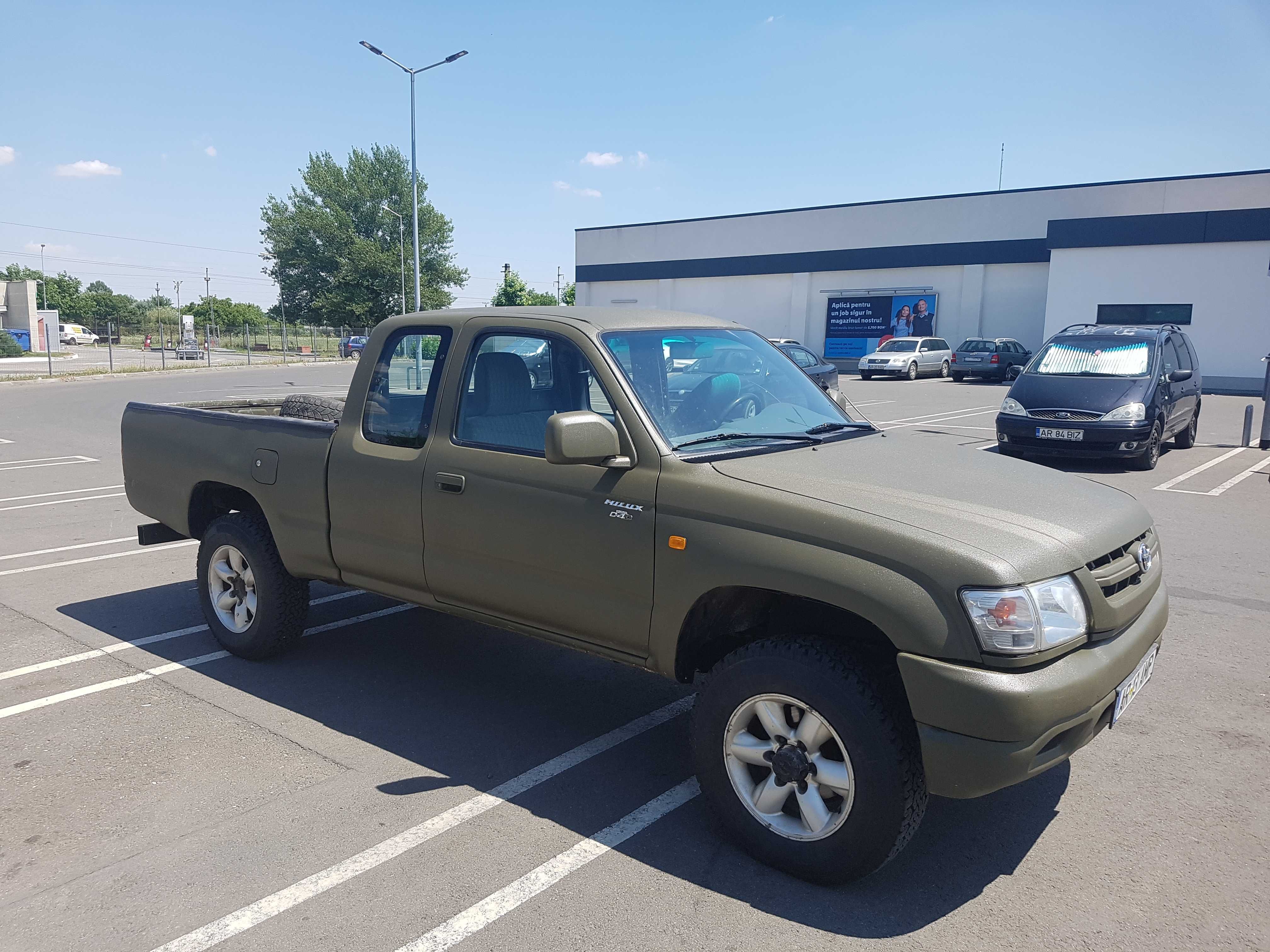 Toyota Hilux , 4WD , 2400 cmc diesel , 102 CP , 146.778 Km reali .