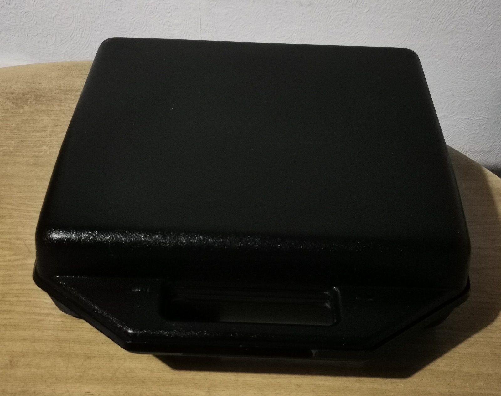 Пишеща машина  " Hebros 1300 F  "