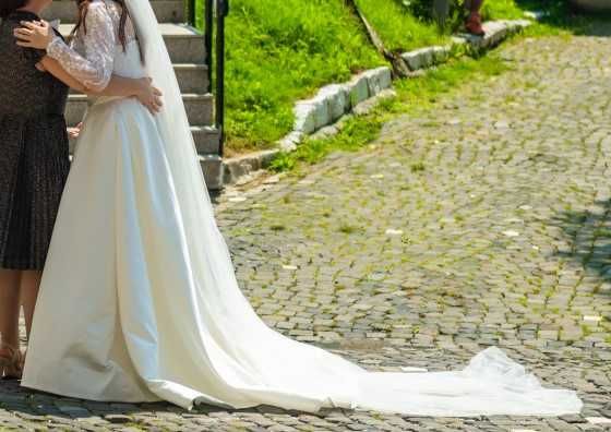Vand rochie mireasa