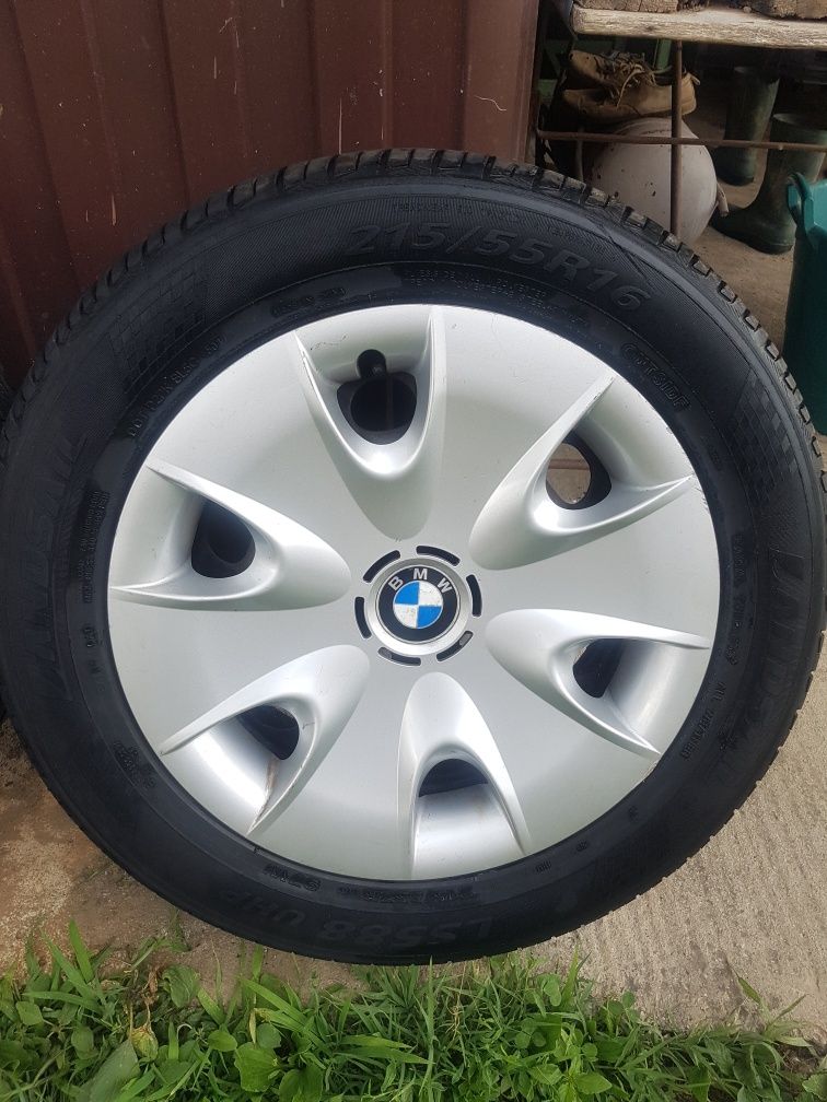 Jante de otel pentru BMW de vanzare cu capace sI anvelope de 215/55/16
