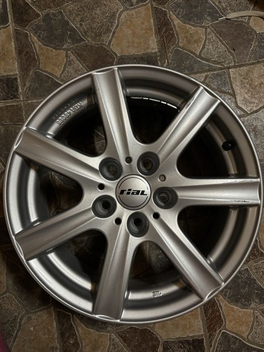 Vând jante R16 Renault 114 distanta intre prezoane