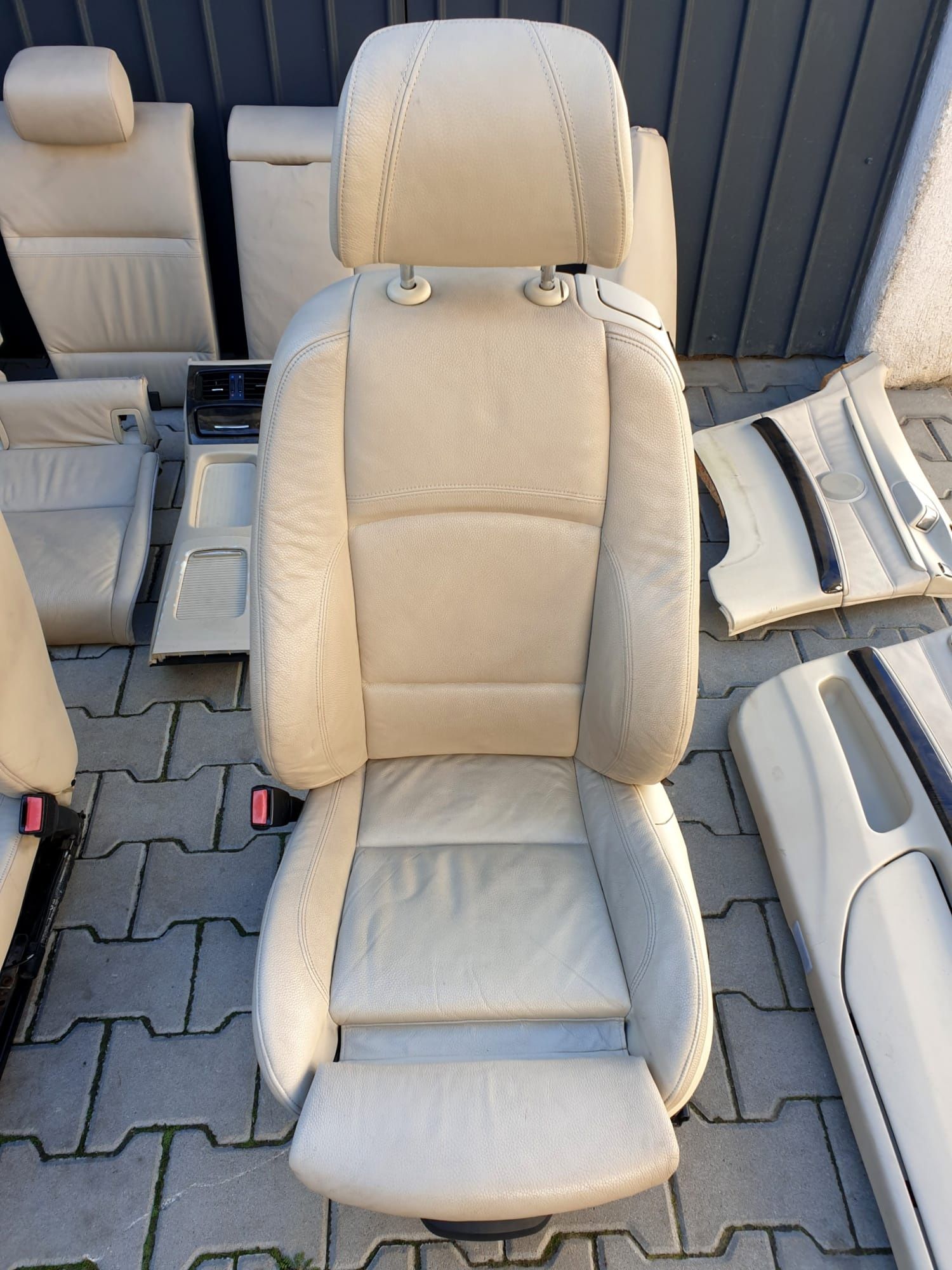 Interior BMW 3 E92 E93 scaune sport piele crem cu incalzire