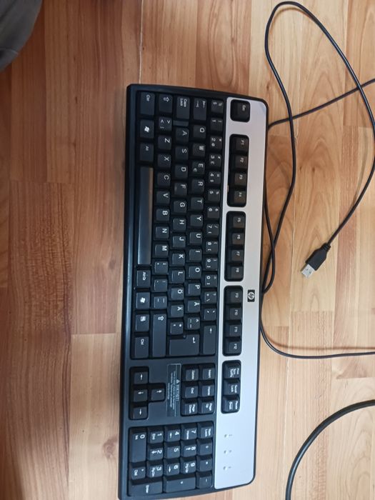 Мултимедийна Клавиатура HP (QWERTZ/БДС) - С Кабел USB
