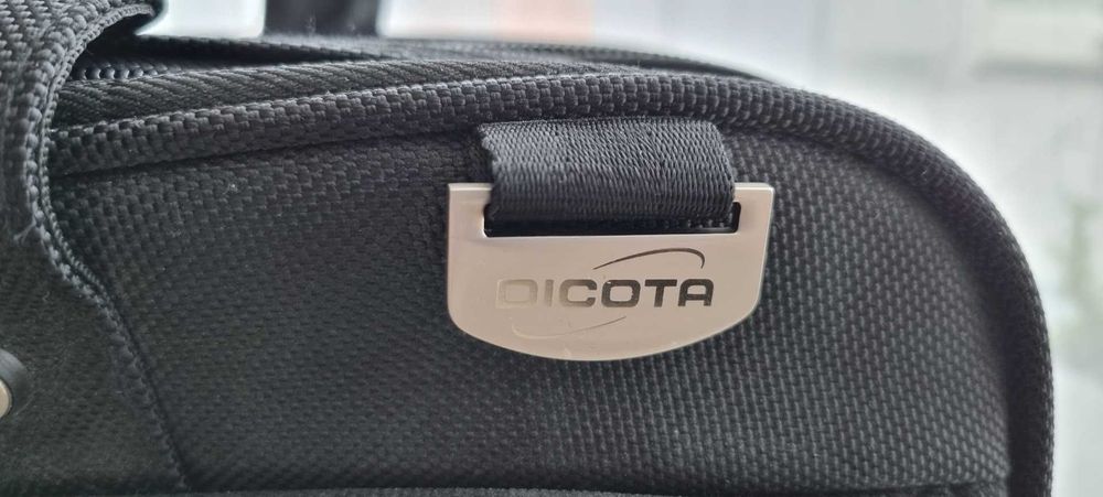 Troler/Geanta laptop Business 41cm Dicota, 14 - 15.6", Cu roti, Negru