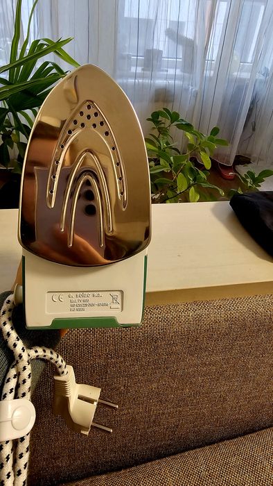 Туристическа ютия Solac 1000w