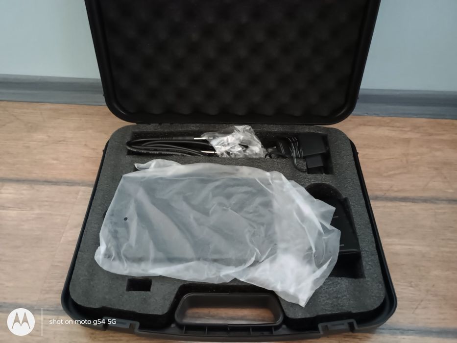 Пълен сет безжична In-Ear мониторна система HED,,с твърд кейс Wiem-252