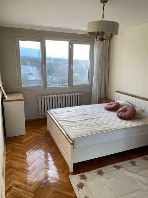 Дава се под наем Тристаен апартамент в София, Гео Милев - 120 кв.м за 899 € - Снимка #1