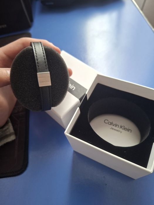 Vând brățară Calvin Klein