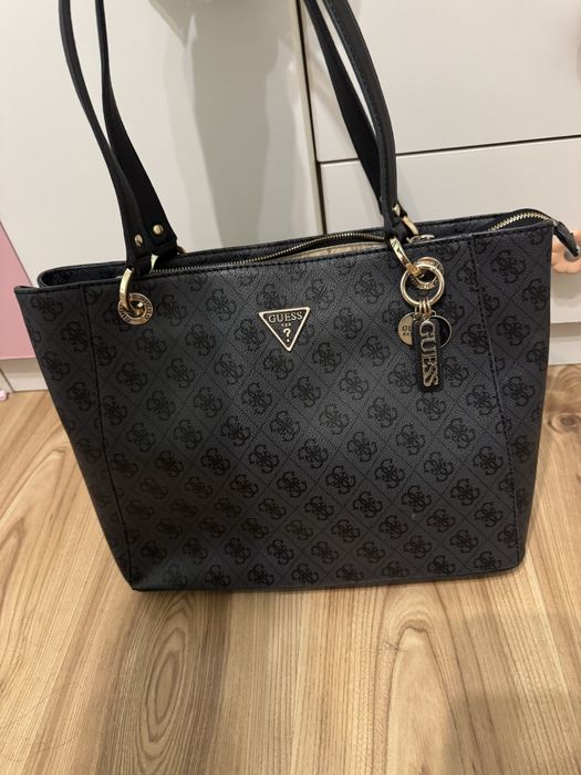 оригинална чанта Guess