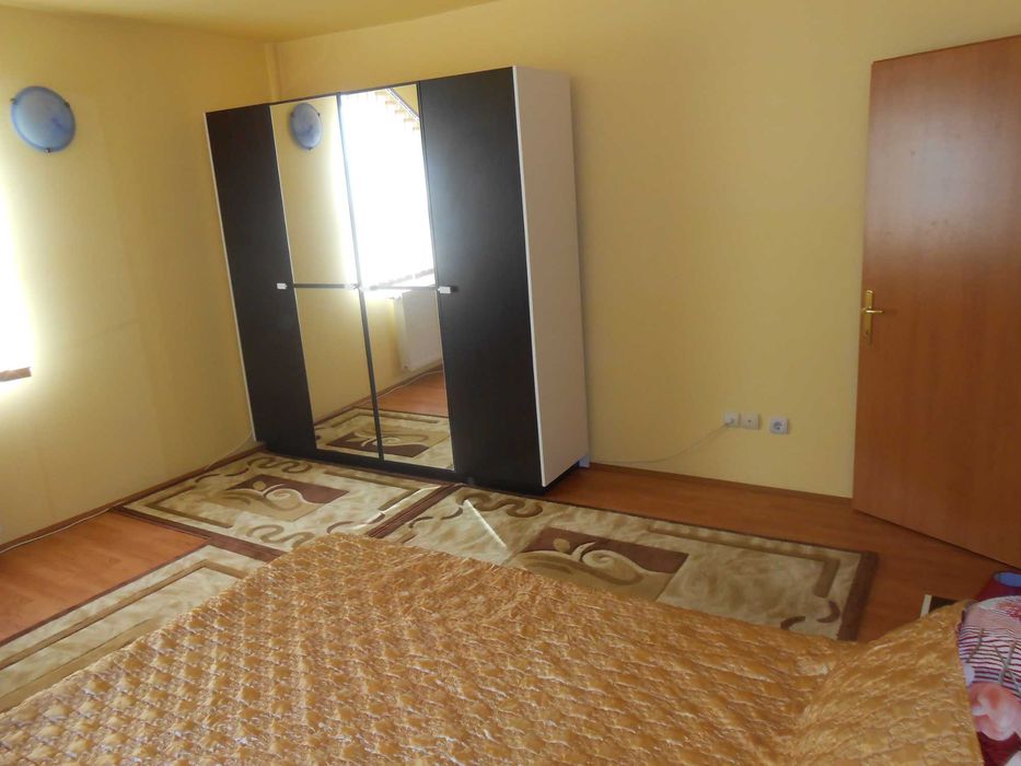 Inchiriez garsoniera 900 lei in vila Craiova