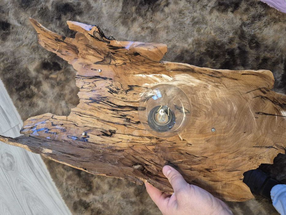 Lustra rustica sculptata manual