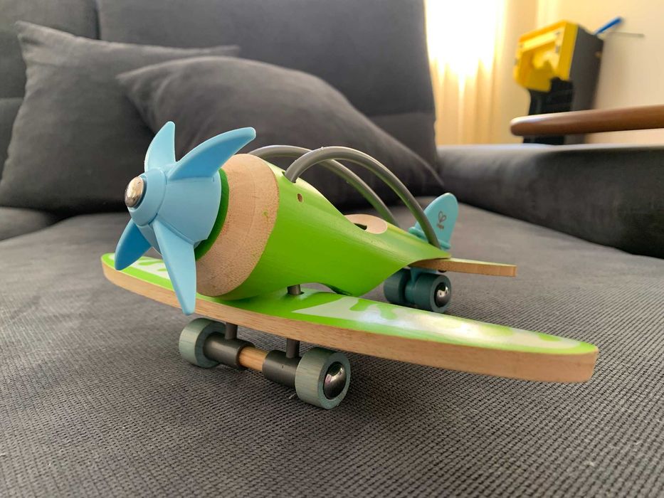 Детски дървен самолет Hape