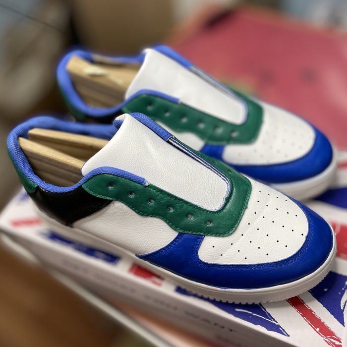 Adidasi pictati manual