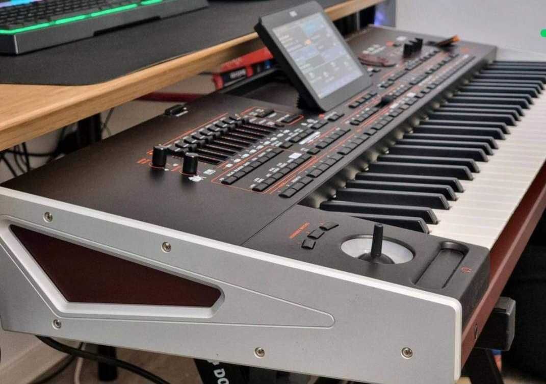 Potentiometre si butoane Korg Pa4x