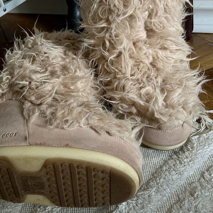 Icon Yeti pale-pink faux-fur boots