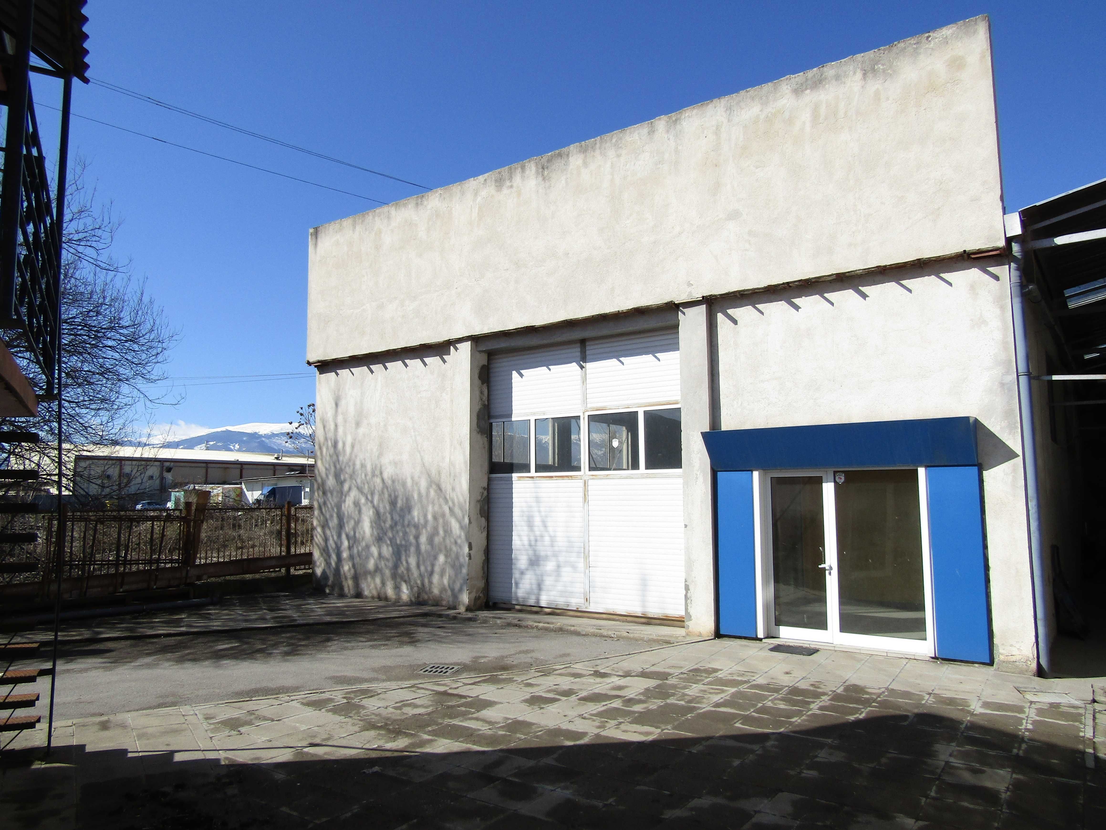 Под наем хубав склад / промишлено помещение Казичене 202 кв. м с офис